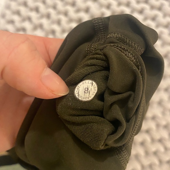 Lululemon wunder under olive leggings - Picture 4 of 4
